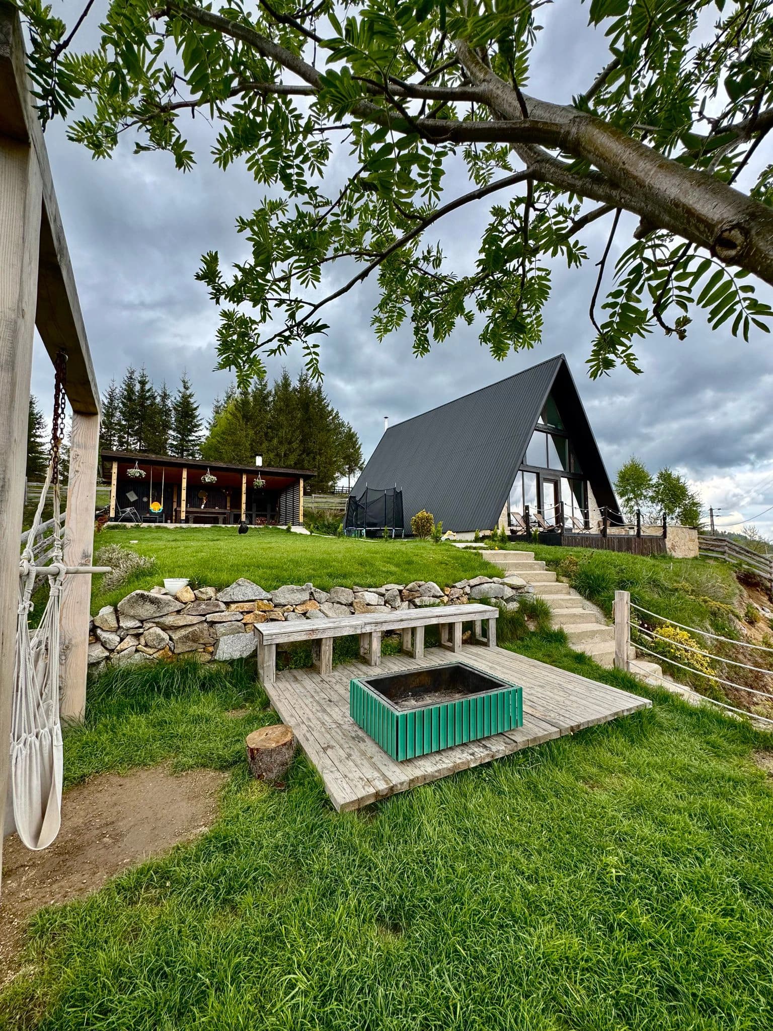 Dom Cabin